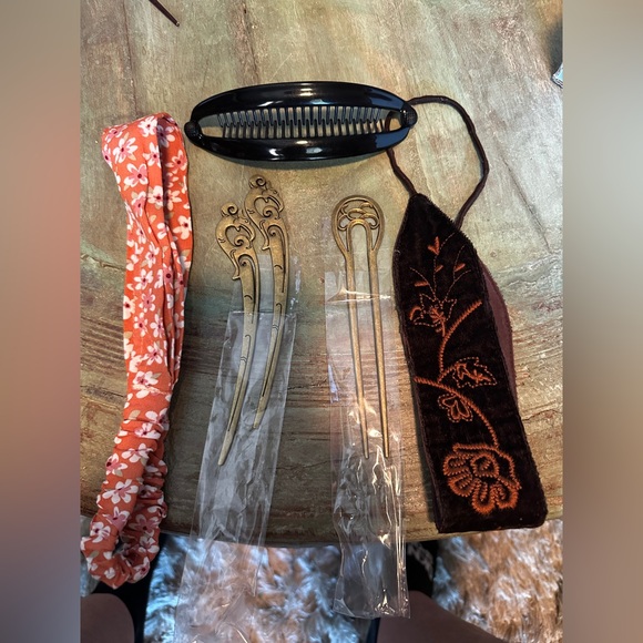 Hair Accessories - Picture 6 of 11